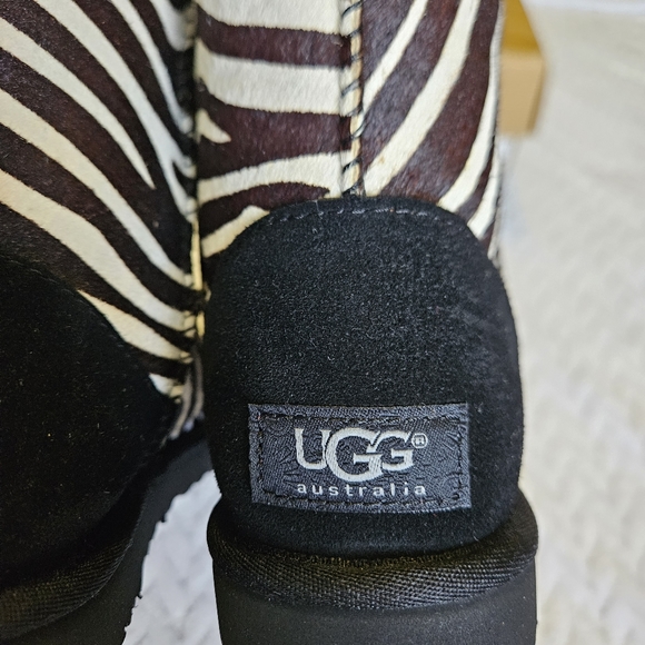 UGG Australia Classic Short Exotic Zebra Boots 1002790 Size 5 - Picture 4 of 13